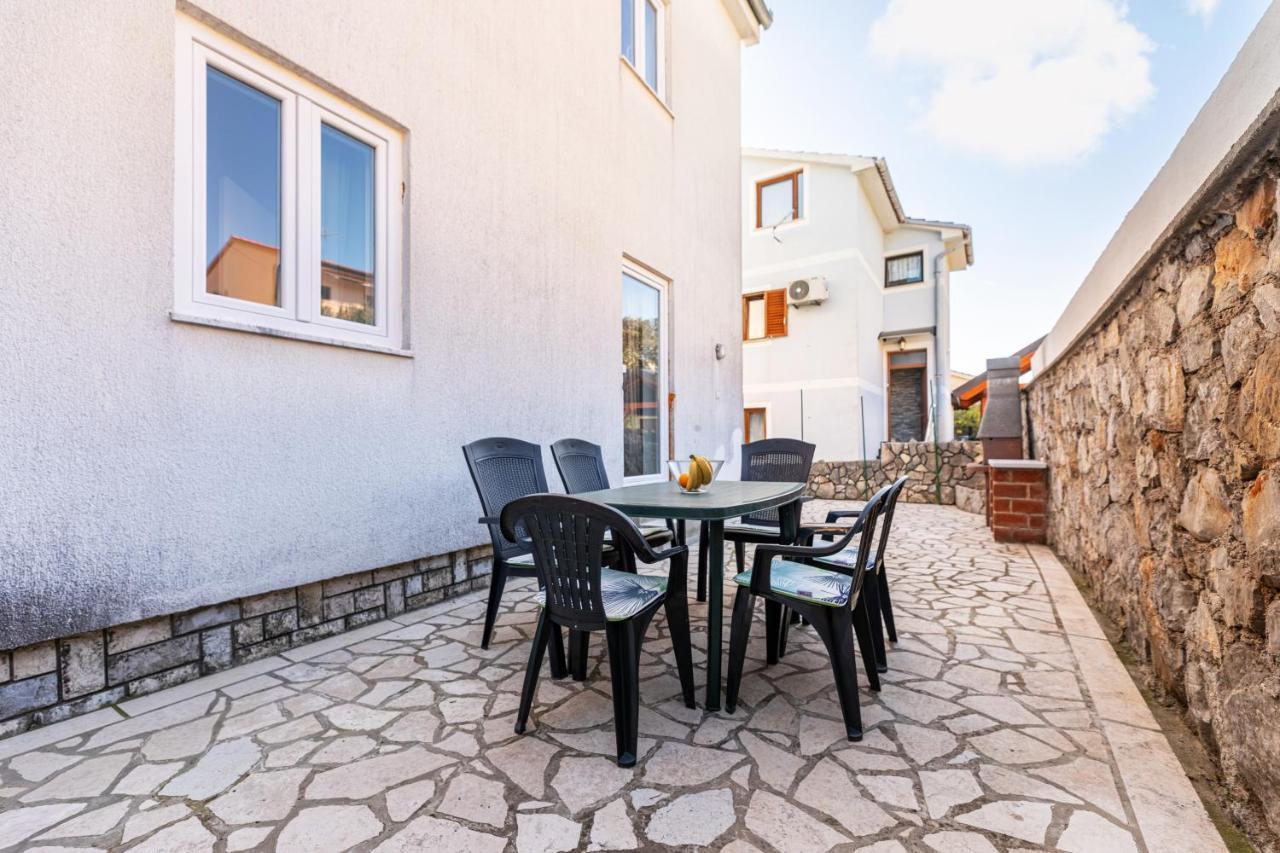 Apartments Aisa* Countryside Holiday Just 500M From The Beach! Krk Town Eksteriør bilde