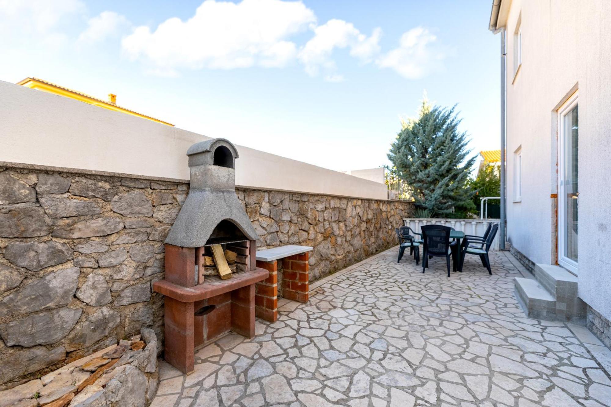 Apartments Aisa* Countryside Holiday Just 500M From The Beach! Krk Town Eksteriør bilde